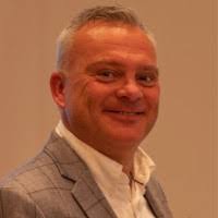 300+ Profile mit dem Suchbegriff „Armstrong“