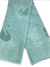 Buy vintage bath towels and get the best deals at the lowest prices on ebay! Vintage Bath Towels Cannon Monticello Sculpted Velour Swan Etsy Vintage Bath Vintage Towels Bath Towels