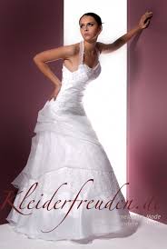 Meinst du nicht das eine strumpfhose unterm hochzeitskleid etwas langweilig ist?? Brautkleid Berater Finden Sie Das Perfekte Brautkleid Kleiderfreuden