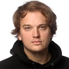 Greta Pierre tävlar i Robinson 13 år efter mamma Ellenor