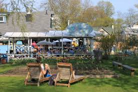 Toronto islands and toronto island park form a beautiful pedestrian only oasis comprised of 570 acres of small islands in lake ontario across from downtown toronto. Restaurants Picnics Bbqs Toronto Islands