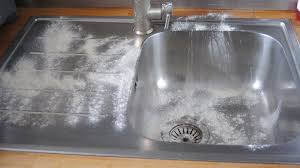 Comment Polir Un Evier En Inox Avec De La Farine Evier En Inox Nettoyer Evier Inox Evier Cuisine