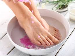 Sakit tumit paling teruk pada penghujung hari bagi mereka yang menggunakan kaki sepanjang hari. Redakan Sakit Tumit Dengan Cara Alami Ini