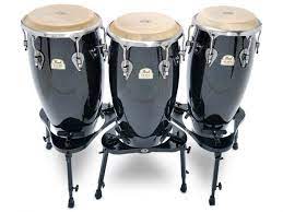 Drum set adalah seperangkat alat musik perkusi, khususnya jenis drum yang jumlah dan macamnya tidak tentu, dan dapat dimainkan oleh seorang pemain saja. 15 Contoh Alat Musik Ritmis Tradisional Modern Dan Cara Memainkannya