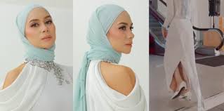 Find natasha hudson's contact information, age, background check, white pages, divorce records known as: Pakai Baju Tayang Bahu Dan Betis Natasha Hudson Tak Peduli Kecaman Netizen Gosip Tempatan Gosip Forum Cari Infonet