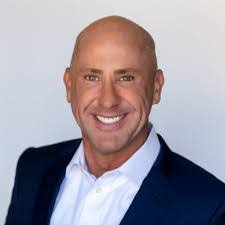 Deanna Rohr's Instagram, Twitter & Facebook