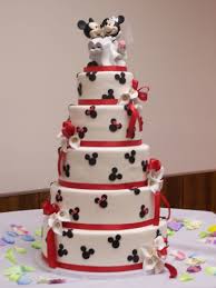 Mickey Minnie Wedding Round Wedding Cakes Mickey And Minnie Cake Disney Wedding Cake Minnie Cake