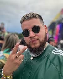 Heather Narvaez's Instagram, Twitter & Facebook