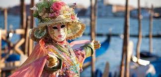 Este cunoscut in special pentru mastile venetiene, care fascineaza chiar si atunci cand nu se desfasoara festivalul. Incepe Carnavalul De La VeneÈia 2017 IatÄ Evenimentele Travel Magazine