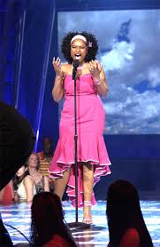 Chicago native jennifer hudson, whose acting and singing careers have won her an oscar, a grammy and a host of other accolades, is reportedly planning a return to her roots, settling into a 12,000 square foot mansion in suburban burr ridge. Jennifer Hudson S Transformation Photos Of The Singer Then Now Hollywood Life
