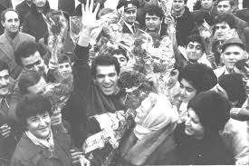 Learn how to attack like kasparov, one of the greatest attackers of all time! 35 Years Ago Kasparov Becomes Youngest World Champion In The History Of Chess Chessbase