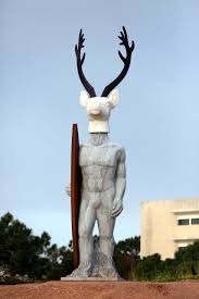 Estátua - Veado - Findout Nazaré
