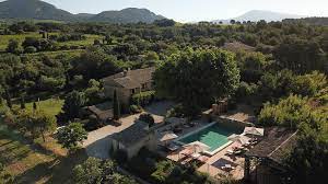 Réservez votre séjour dans un endroit calme et dépaysant, baigné par le soleil de provence. Le Clos Saint Saourde Beaumes De Venise Facebook