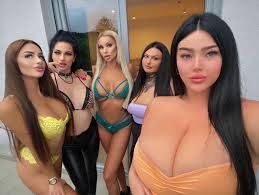 Claudia Rivier on X: Come join my OnlyFans to see what we did for our  group shooting 🤗 t.coaHPSZlpVNj t.coTwNGEGmHjm  X