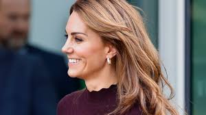 Soft cinnamon brown hair the burgundy (dark red, red wine color) is actively used for hair dyeing in brunettes. Kate Middle Goes Blonder With Caramel Highlights Photos Allure