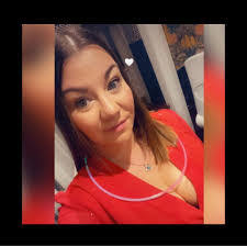 Vicky Walker's Instagram, Twitter & Facebook