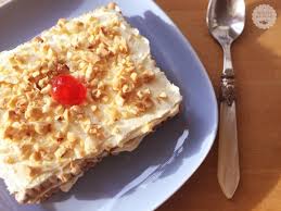 Le torte di biscotti si stanno infine decorare la torta con altri biscotti imbevuti di latte e dei fragoloni. Torta Mattonella Con Crema Al Burro Ricetta Della Nonna Ricette Al Volo