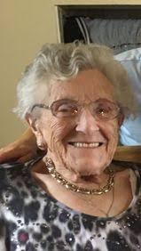 Sara Bourke's Instagram, Twitter & Facebook