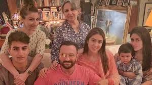 Kareena had at least 1 relationship in the past. Saif Ali Khan Kareena Kapoor Taimur S Pic With Sara Ali Khan Ibrahim Is Pure Magic Bollywood Bubble