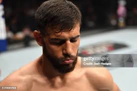 Paul Craig of Scotland submits Vinicius Moreira of Brazil in their... News  Photo