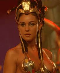 Astérix and obélix go to egypt to help architect numérobis who is building a palace for cleopatra. Ciao Bella Monica Bellucci In Asterix Et Obelix Mission
