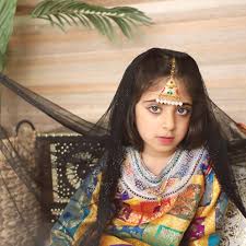 Traditional Omani Wear From Sur الزي العماني الزي الصوري عمان صور أطفال تقليدي Hair Wrap Style Beauty