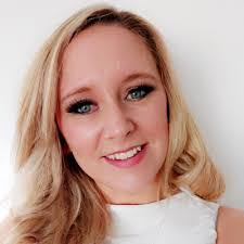 Rebecca Cruse's Instagram, Twitter & Facebook