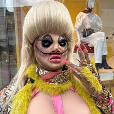 Hey guys, want a cool party accessory? Here's an easy and effective way to  attach horns to your forehead