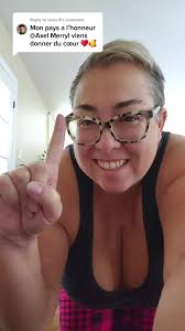 Ça va péter! Découvrez la danse et la magie fat girl.