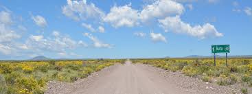 La línea ruta 40 de autobús (dirección: Argentina On The Ruta 40 Through The Desert