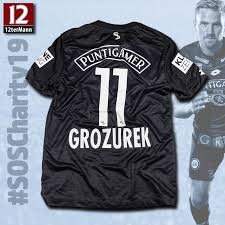 In grosse xxl herren fussball fan trikots gunstig kaufen ebay. Teamsigniertes Trikot Von Sturm Graz Weihnachts Charity 2019 12termann