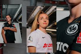Die mannschaft spielte bis 2020 nur regionalen fußball bis zur regionalliga. Neues Heim Und Auswartstrikot Vorgestellt Eintracht Frankfurt Frauen