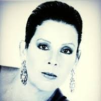 Stephanie Wing's Instagram, Twitter & Facebook