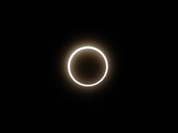 Majorité de l'europe, majorité de l'asie éclipse solaire totale ⇒ la lune est à la distance parfaite pour apparaître de la même taille que le soleil. Comment Suivre L Eclipse Solaire Annulaire Cercle De Feu Du 21 Juin Cnet France