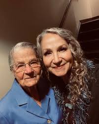 Dear #Knoxville: thank you so much for a wonderful night. My 94 year-old  mom and sisters (aka griffytown) came down from Kentucky to see our show at  the gorgeous historic Bijou Theatre,
