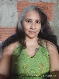 El que en las malas no está, en las buenas sobra.