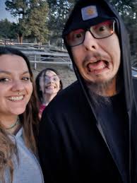 Hey everyone, thanks for letting me into the group. I'm a "Third Culture  Kid" who's worked at companies like Facebook, Zoom etc in Talent  Acquisition & Diversity & Inclusion and lived in