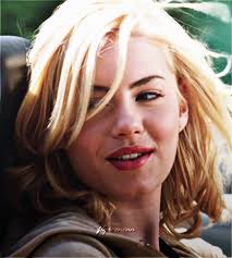 Elisha Cuthbert Danielle