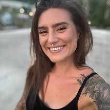 Emily Schrock's Instagram, Twitter & Facebook