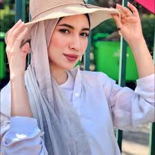 A huge #burger model is seen near a shopping mall in Shenyang, capital of  northeast #China's Liaoning Province