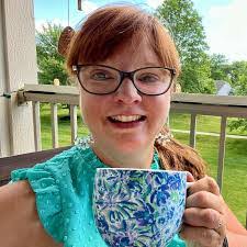 Stephanie Winder's Instagram, Twitter & Facebook