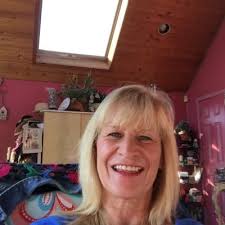 Denise Peppe's Instagram, Twitter & Facebook