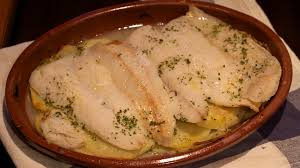 Tienes muchas posibilidades distintas a tu alcance para poder disfrutar de este delicioso pescado. Receta Facil De Merluza Al Horno