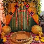 SELLPLUS Paper Backdrop Setup for Mehndi, Haldi, Marrige, Pooja, Ganpati,  Home Decoration Combo of Marigold Strings Festival Decor, 15 Cm (Haldi ...