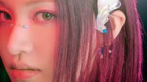 Liz Red's Instagram, Twitter & Facebook