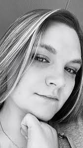 Shannon Bisbee's Instagram, Twitter & Facebook