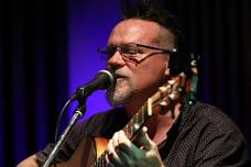 Steven Petersen live at Sanctuary Cove Tavern