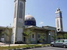 Khalid r.a seorang lelaki yang bertubuh kekar, berpundak lebar dan perawakan yang menyerupai umar bin khattab r.a. Masjid Khalid Al Walid Mindef Kuala Lumpur Malaysia Mosque Facebook