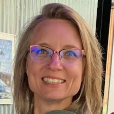 Adeline Simon's Instagram, Twitter & Facebook