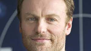 Boris aljinovic als hauptkommissar felix stark | bild: Neuer Kommissar Fur Berlin Schauspieler Mark Waschke Tatort Kommt Theater Bleibt